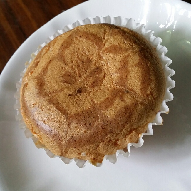 拉花戚风纸杯蛋糕