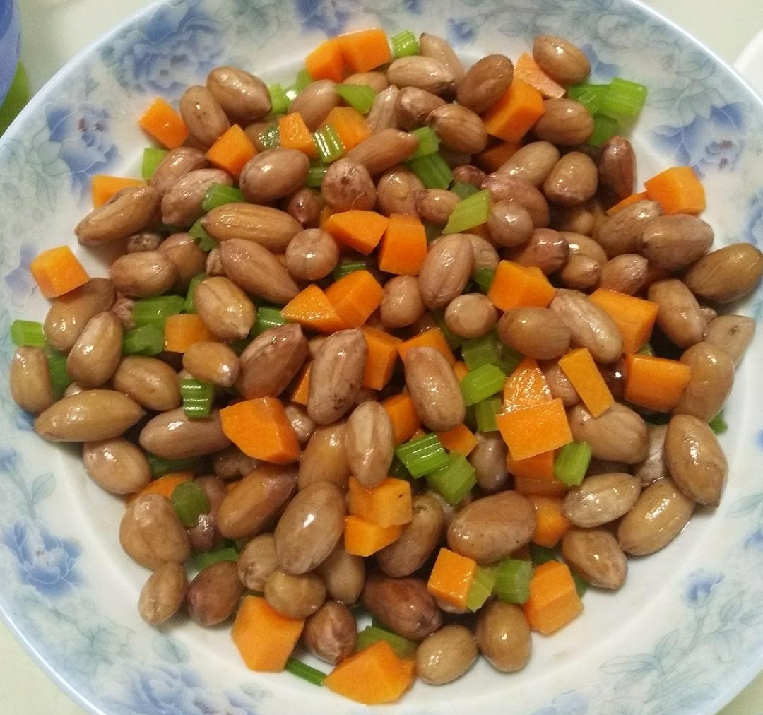 凉拌芹菜花生米胡萝卜