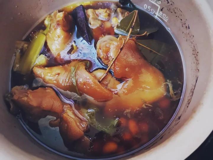 电饭煲黄豆炖猪蹄