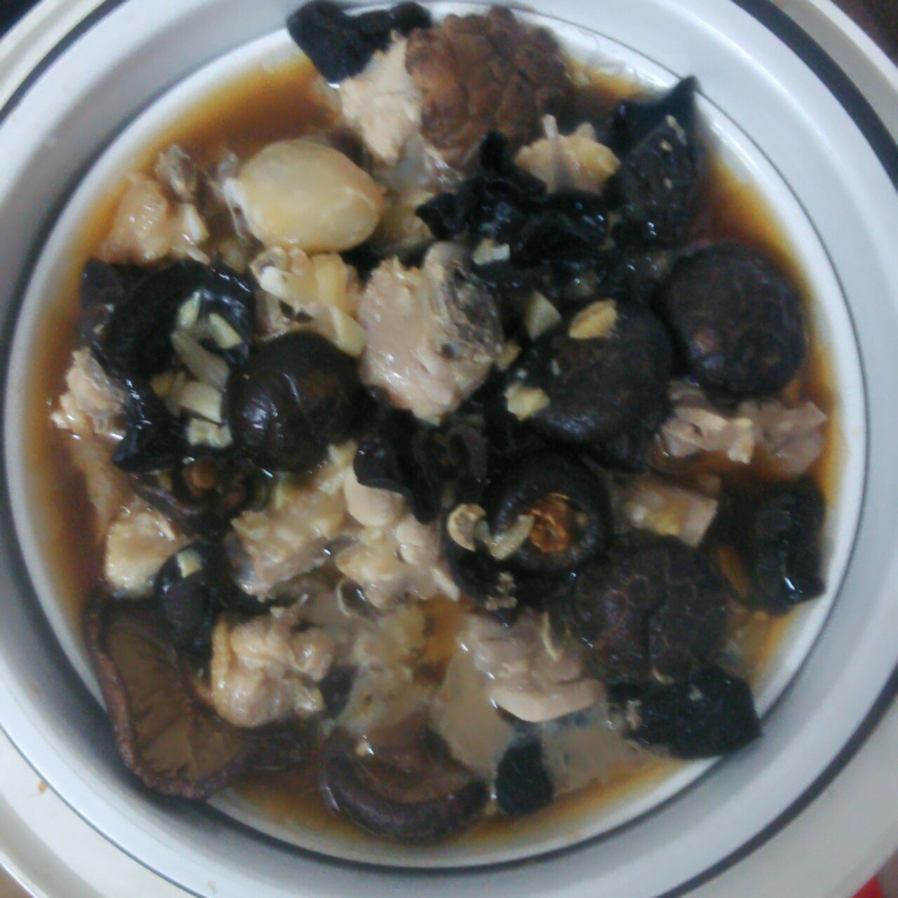 香菇云耳蒸滑鸡