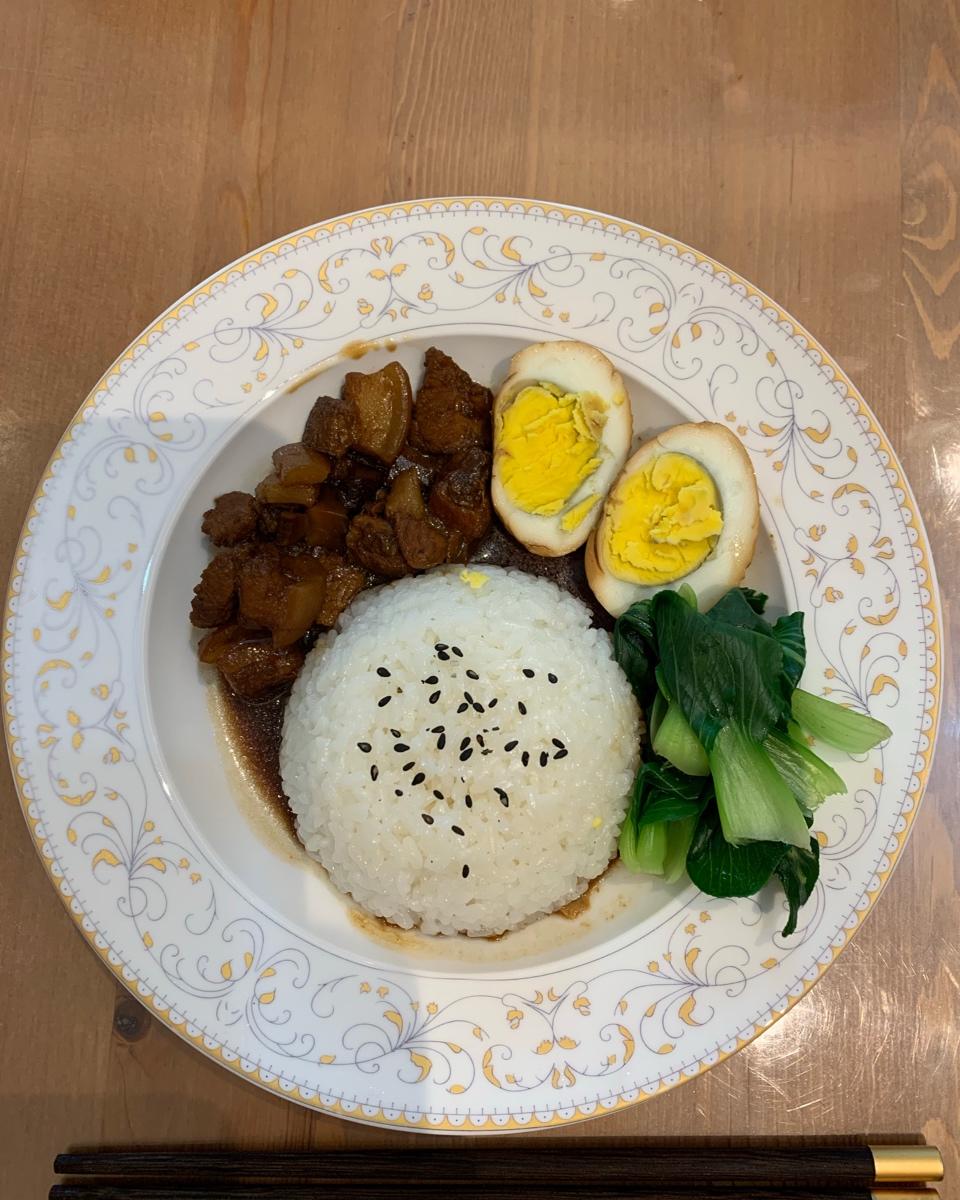 洋葱酥卤肉饭
