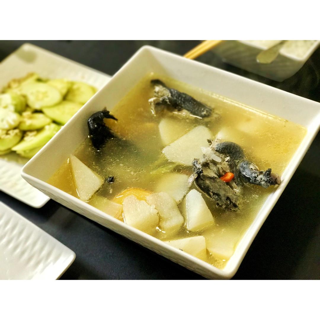 山药枸杞乌鸡汤
