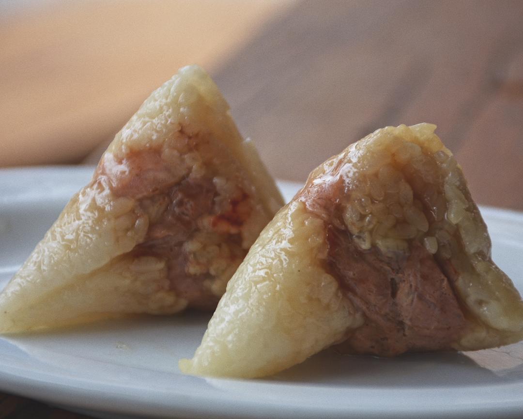 香到一口能塞一个的大鲜肉粽子的做法