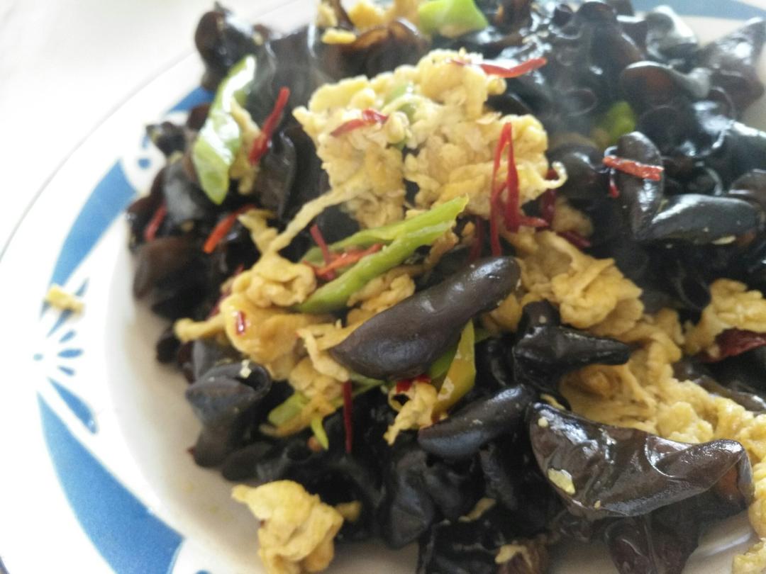 木耳炒鸡蛋