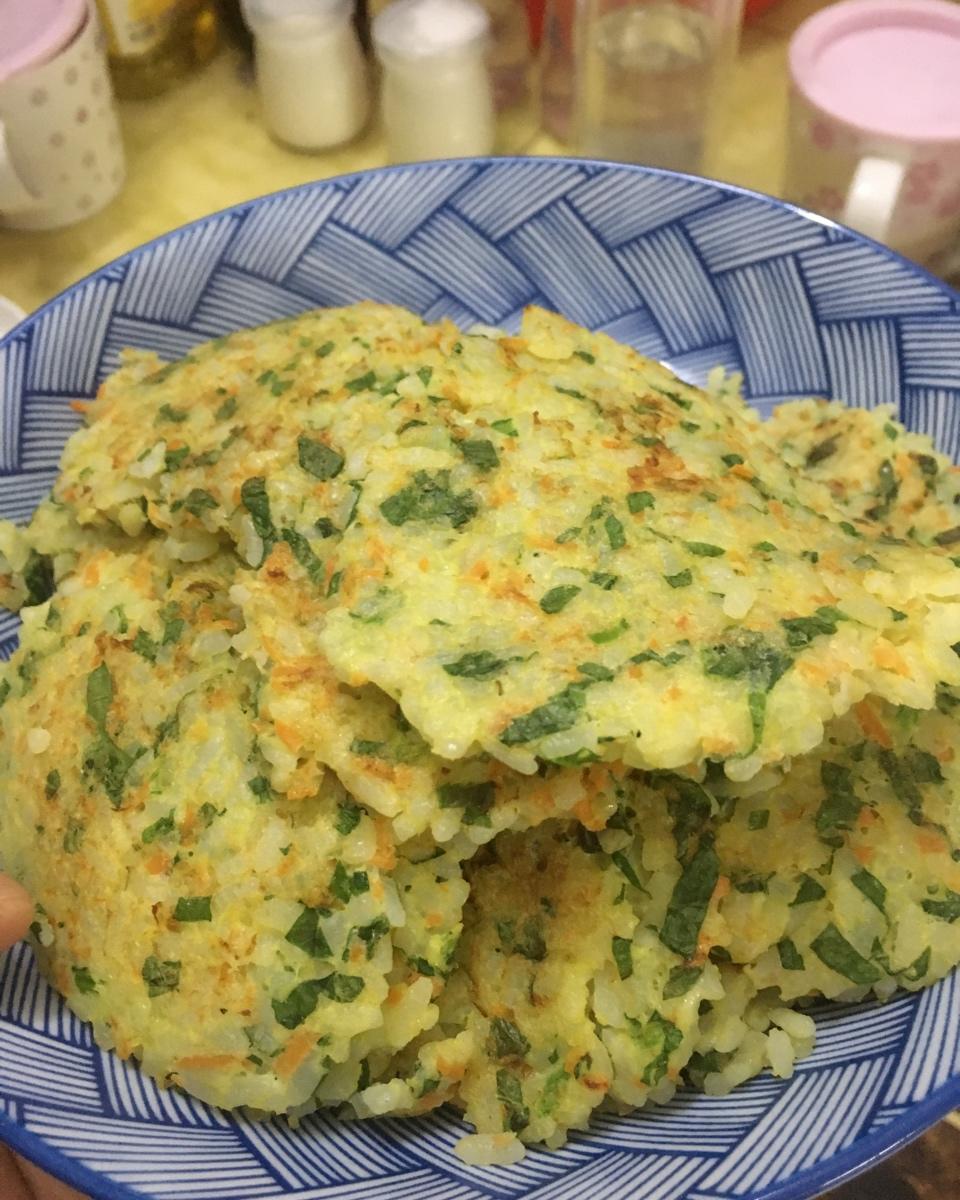 宝宝吃饭难上天？你只需这样花点小心思！
鲜虾蔬菜米饼