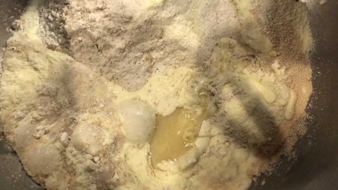 纯奶手撕吐司的做法 步骤1