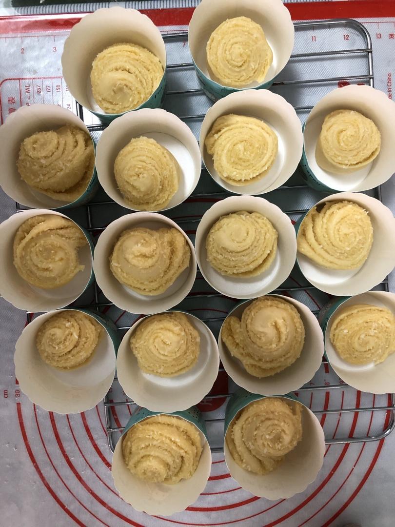 千层椰蓉小面包