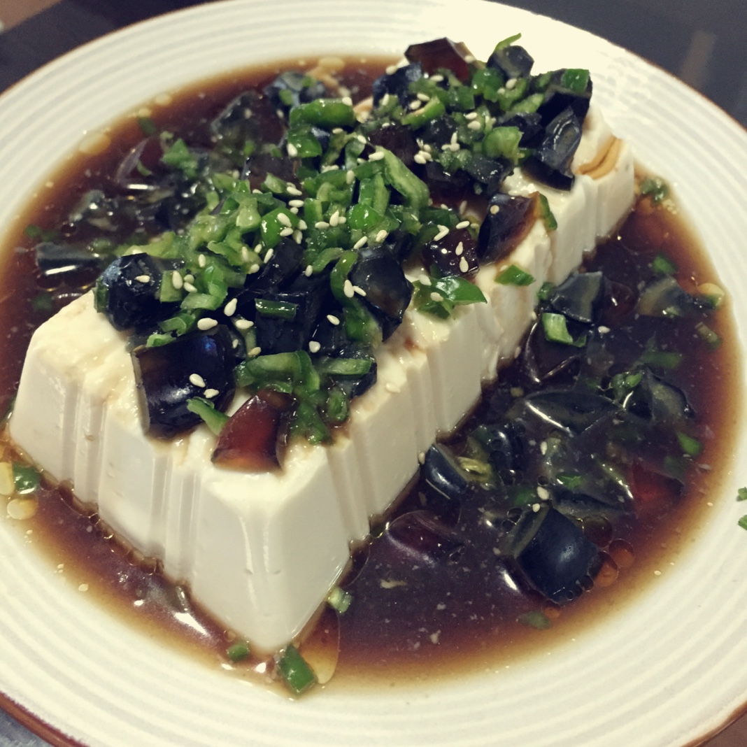 凉拌皮蛋豆腐