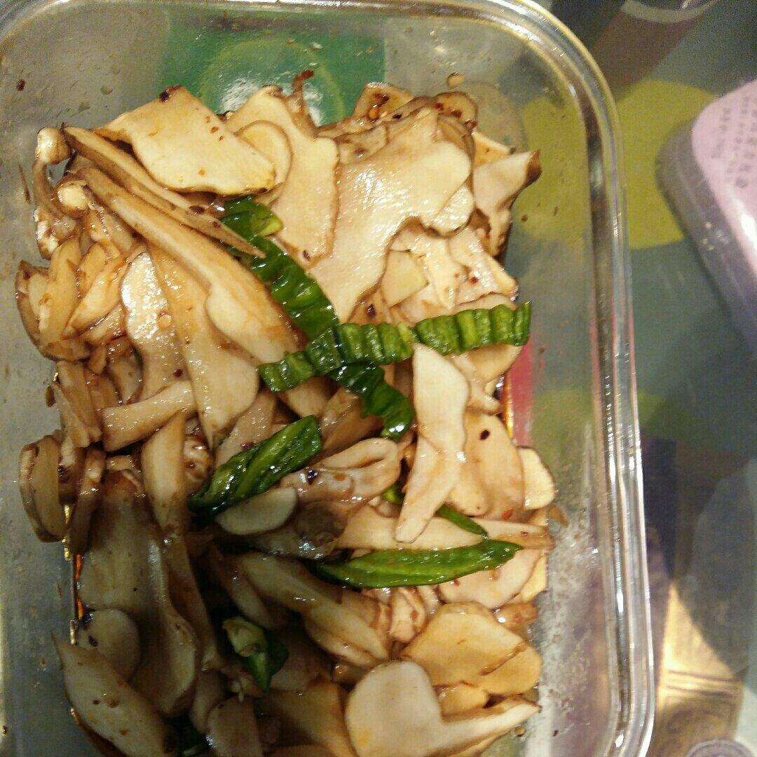 清脆爽口的凉拌姜不辣