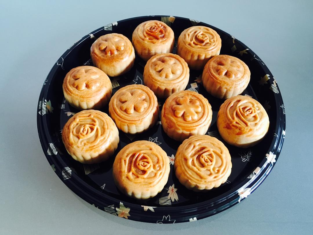 广式月饼—蛋黄莲蓉月饼