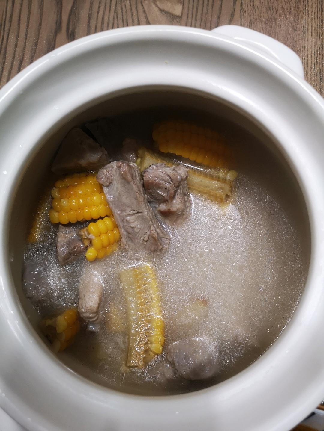 排骨玉米汤