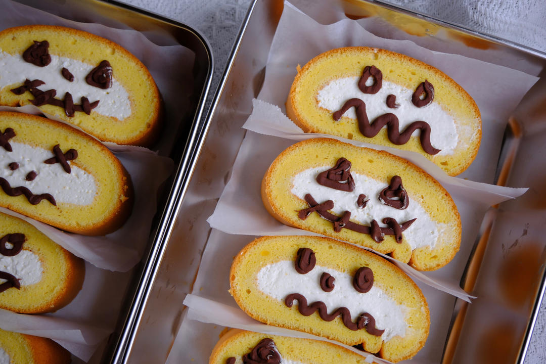 CHEFMADE丨万圣节氛围感南瓜蛋糕卷