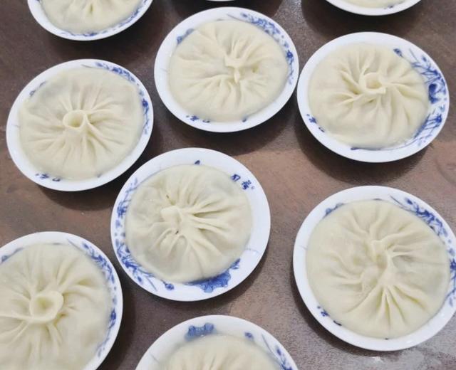 蟹黄汤包~真正的鲜掉眉毛😂 蟹黄汤包~真正的鲜掉眉毛😂