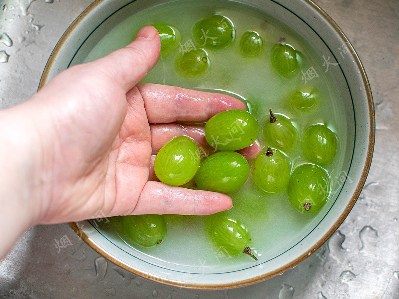 🌿清凉甜品｜青提椰奶冻的做法 步骤2