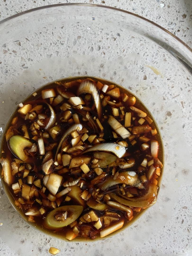 一口电饭锅焖一只鸡【隔壁的小孩都馋哭了】