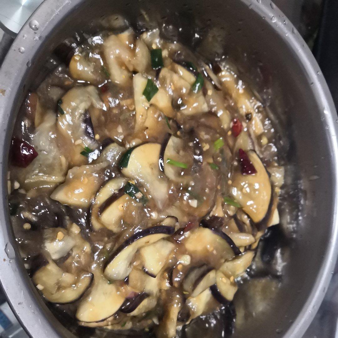 厨师长教你：“风味茄子”的家常做法，外酥里嫩味道很赞，收藏了