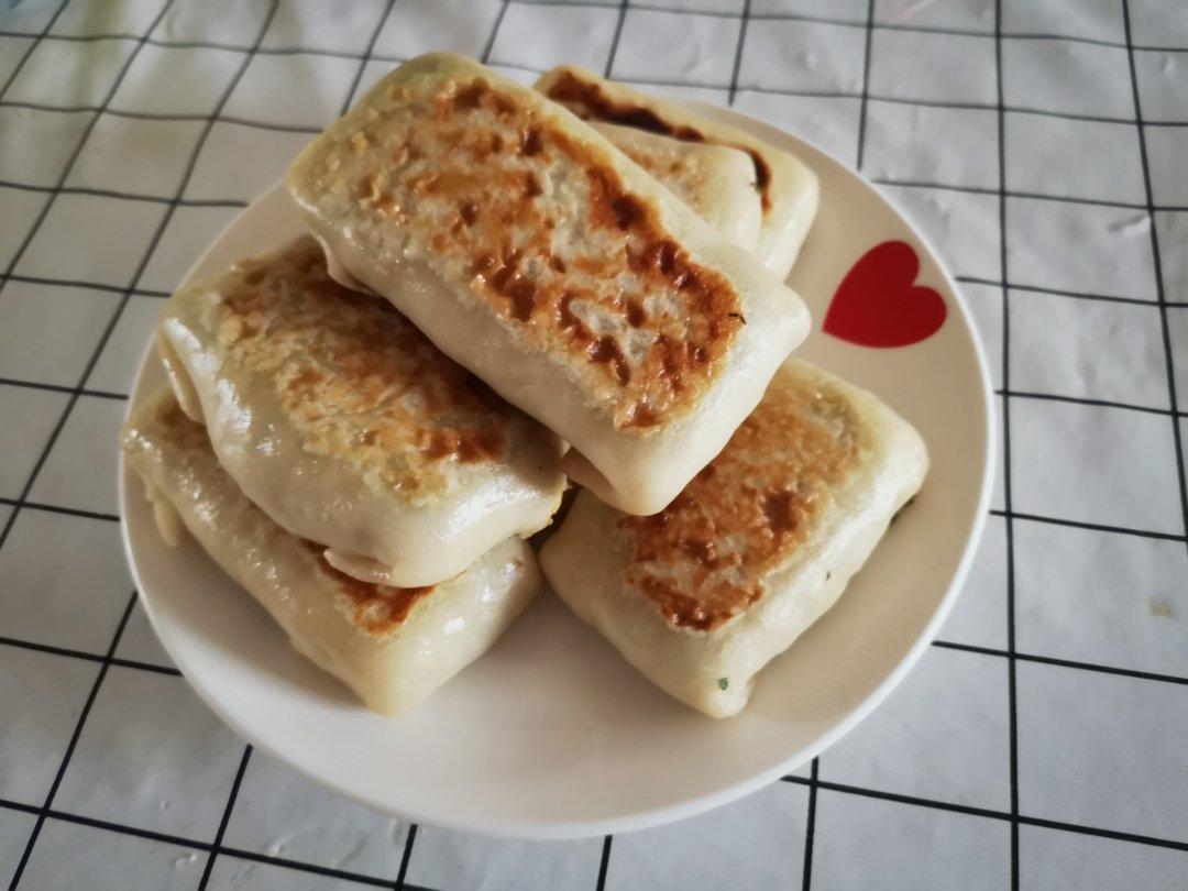 吹弹可破的韭菜盒子