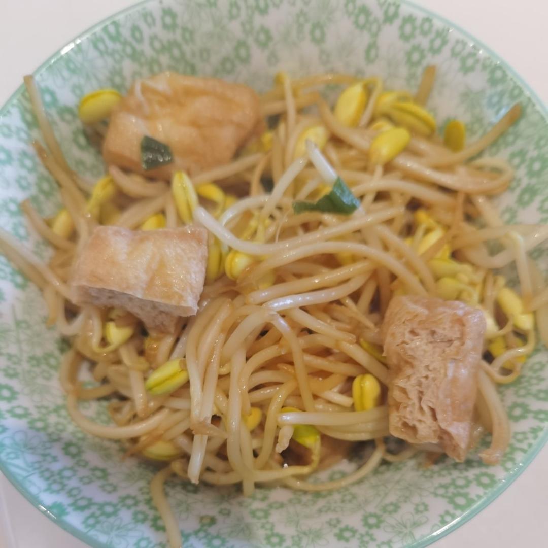 油豆腐炒黄豆芽