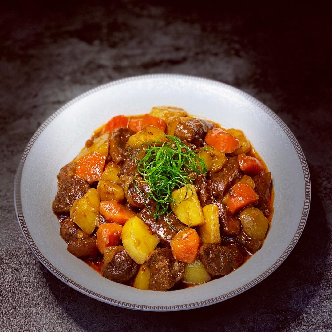 鹏妈在奔跑做的土豆焖牛腩