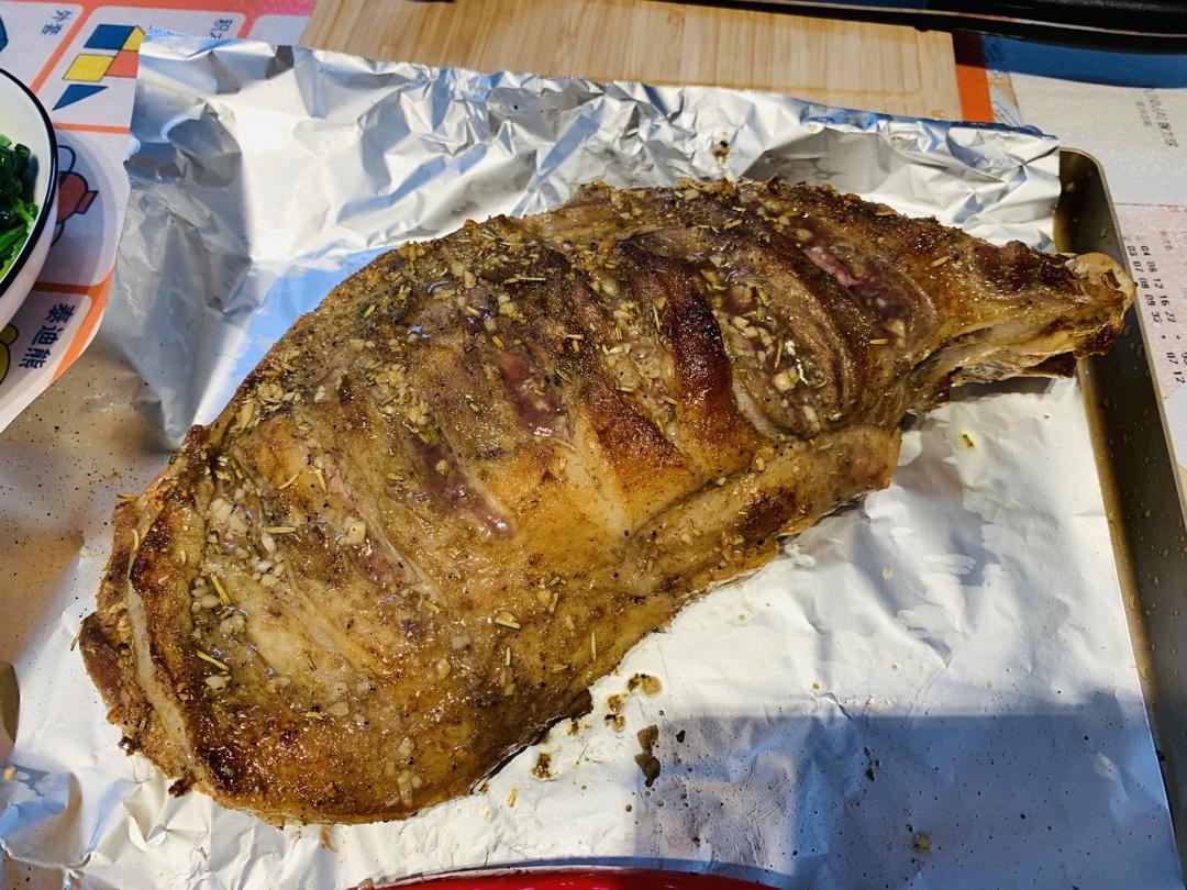 孜然蒜香烤羊腿