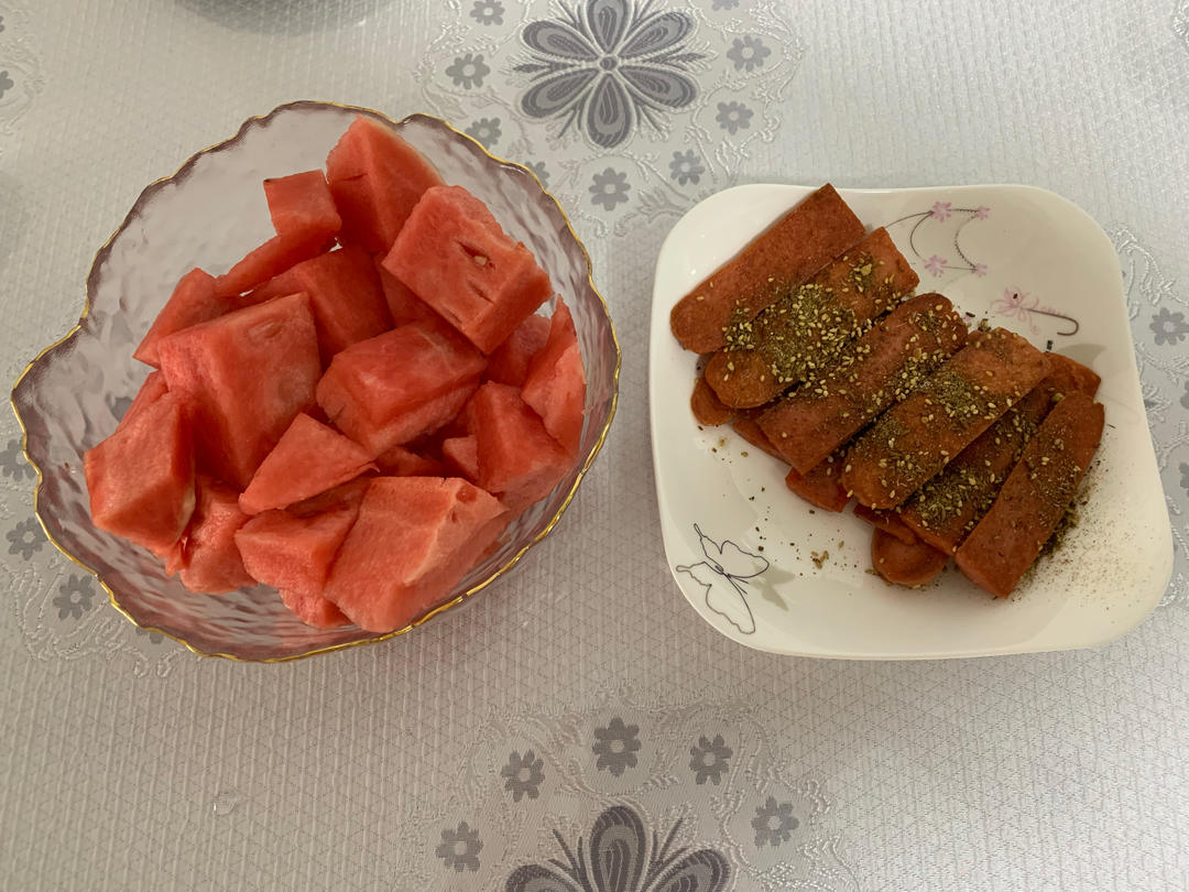 一屋，二人，三餐，四季