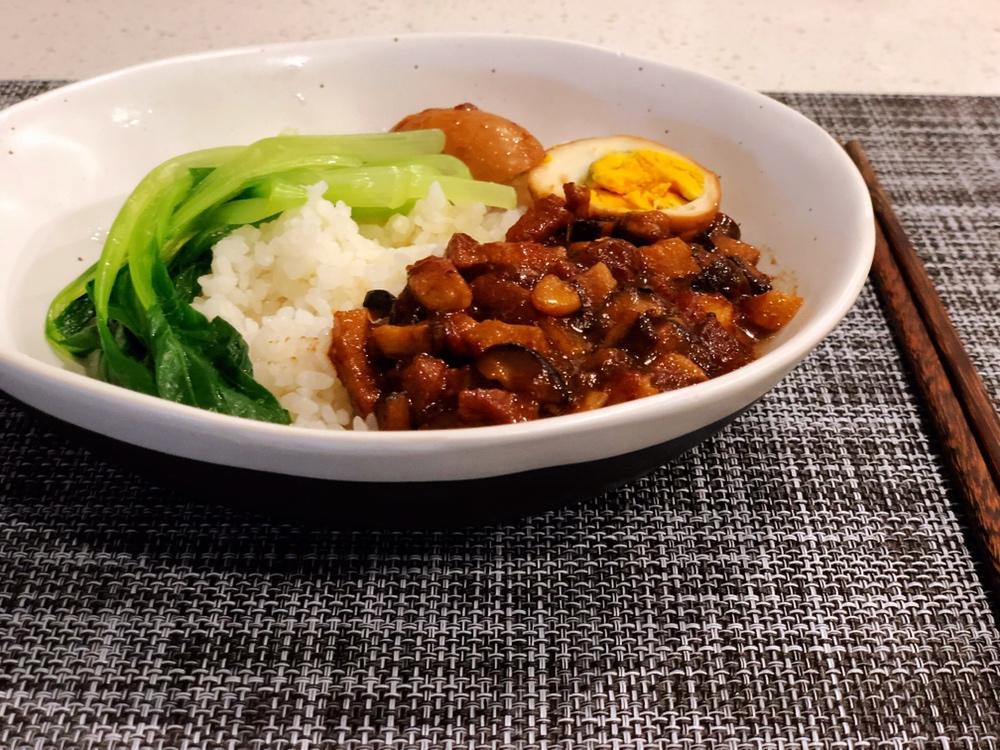 洋葱酥卤肉饭