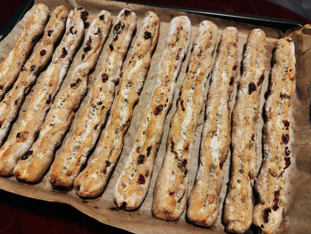 像一根树枝的面包，网红店招牌全麦坚果棒！