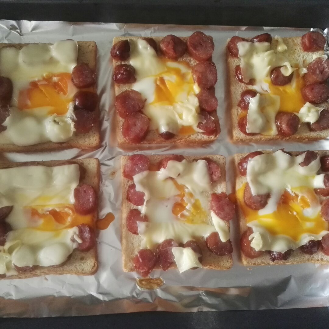 鸡蛋火腿烤吐司