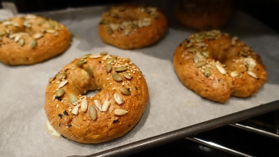 （无油）全麦黑麦贝果bagel~咬劲十足，越嚼越香