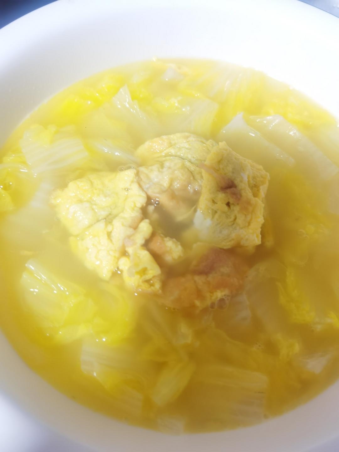 奶白色的白菜鸡蛋汤