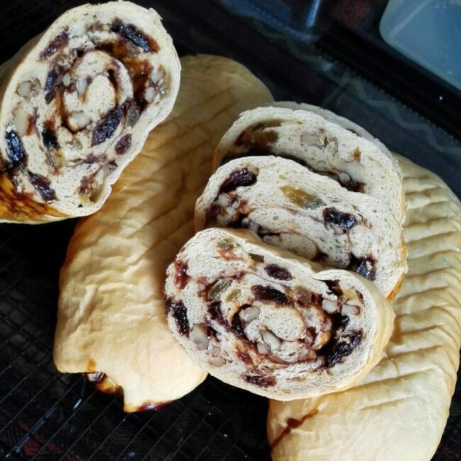 红糖葡萄干核桃面包的做法