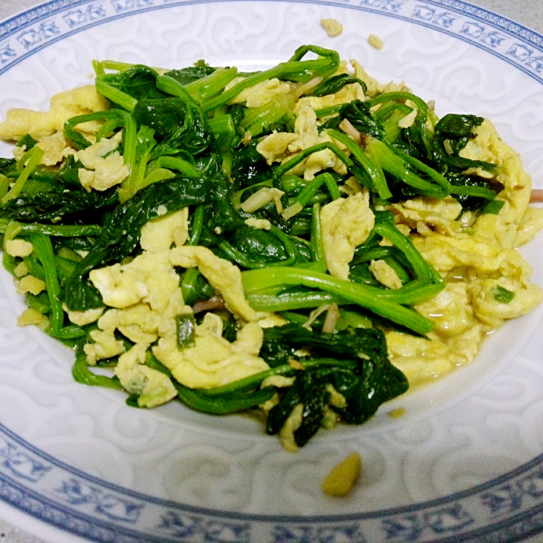 菠菜炒鸡蛋
