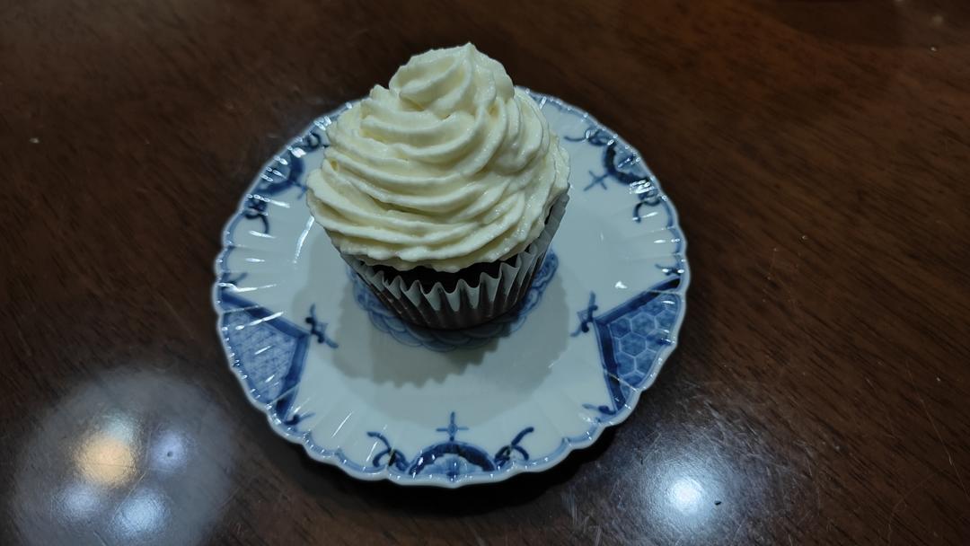 古典巧克力cupcake配马斯卡彭奶油霜