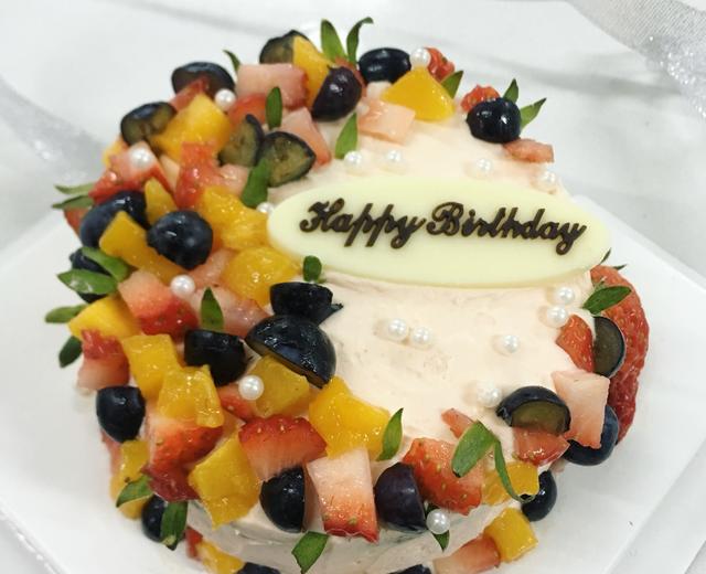 4寸粉粉水果蛋糕的做法