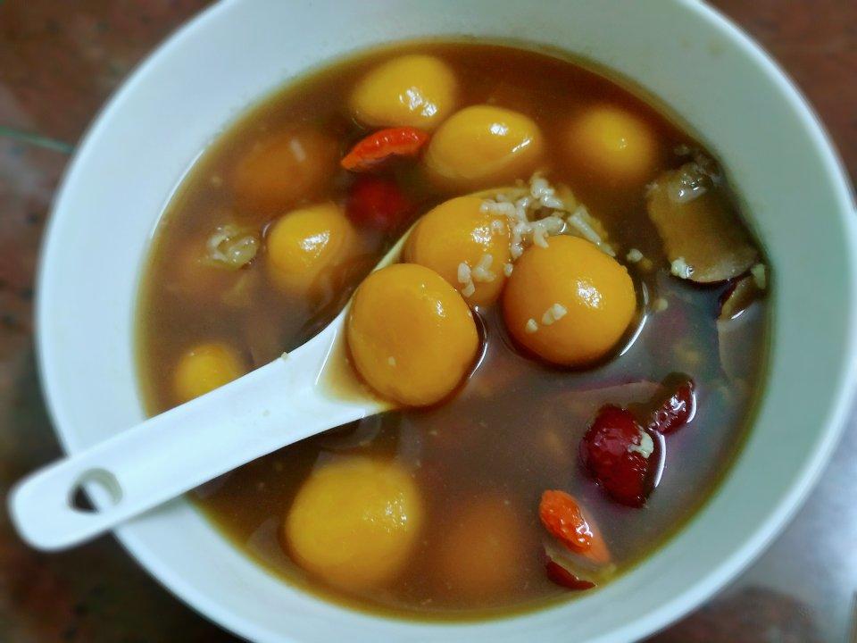 补血养颜，暖宫驱寒的红糖酒酿南瓜小圆子