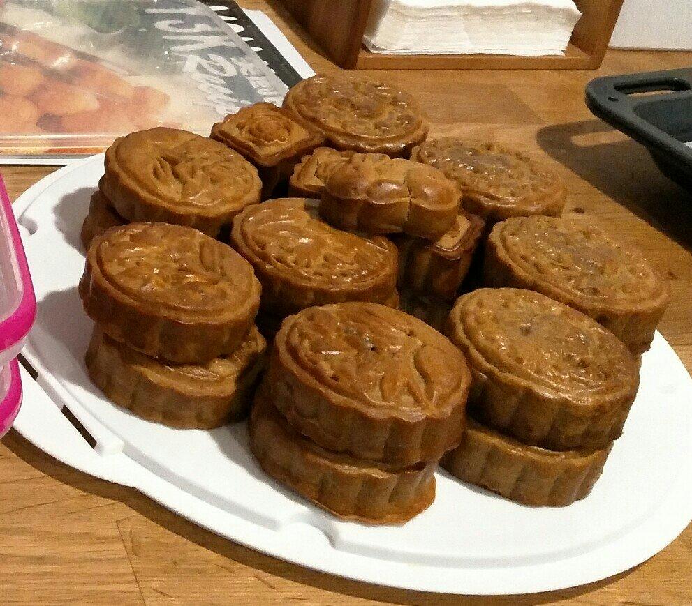 广式月饼——蛋黄莲蓉月饼