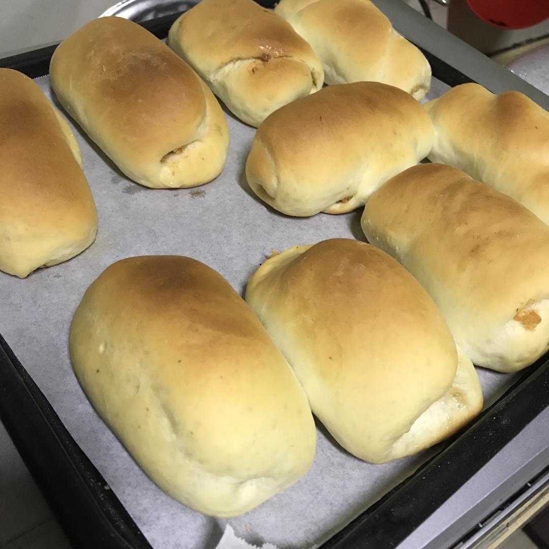 超满足超软肉松小面包