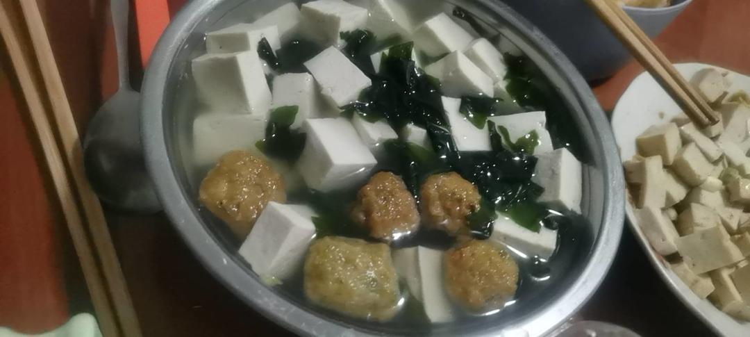 超级鲜的海带豆腐汤