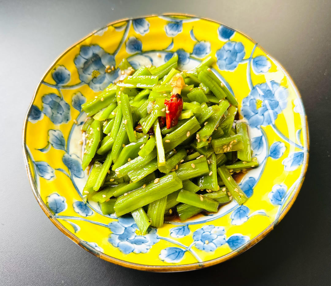 清脆爽口的捞汁贡菜