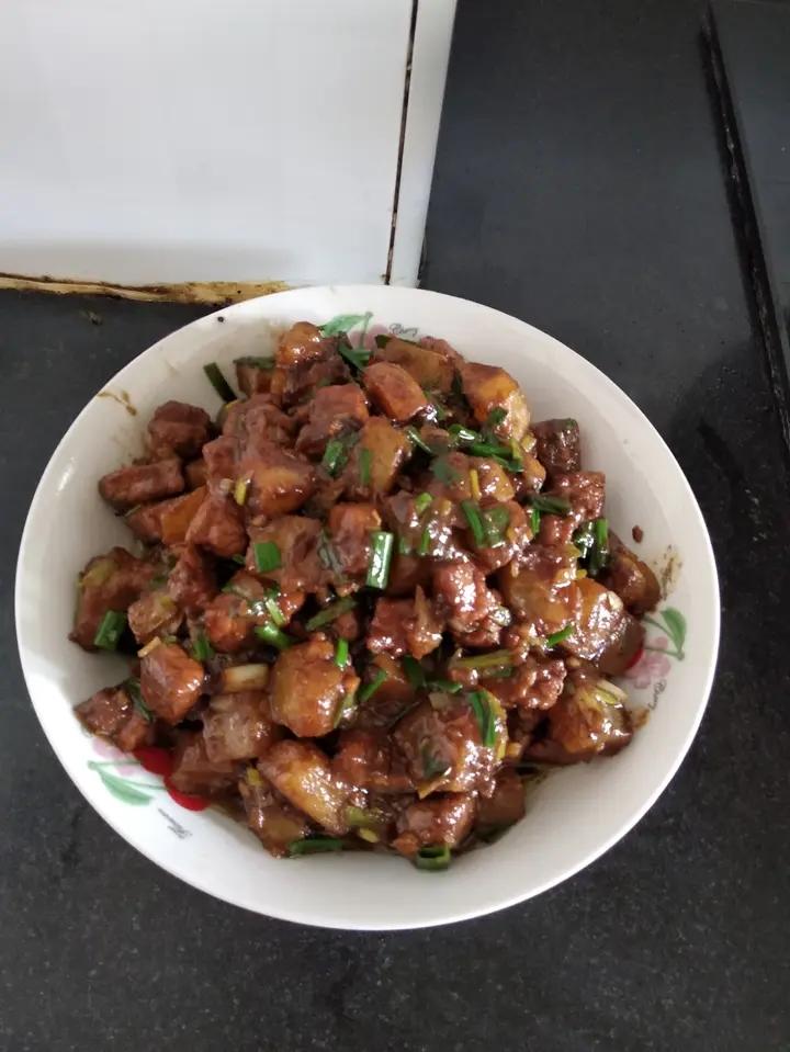 孜然土豆肉丁