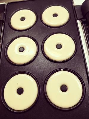 凯伍德华夫饼机                糯米甜甜圈的做法 步骤6