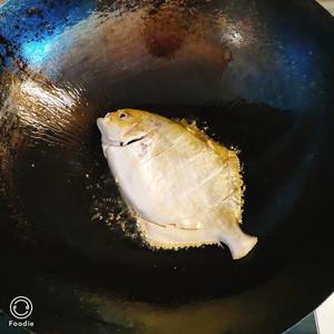 红烧金鲳鱼的做法 步骤4