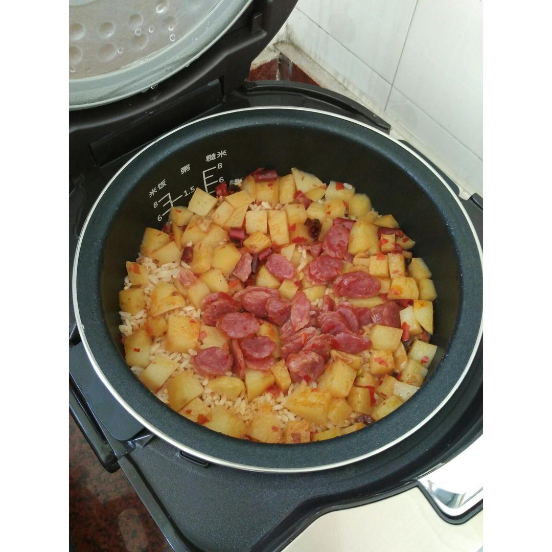 土豆焖饭（电饭锅版）