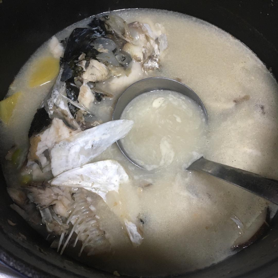 流传已久的太白鱼头汤