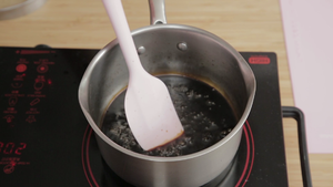 《Tinrry+》黑糖珍珠鲜奶（脏脏茶）的做法 步骤3