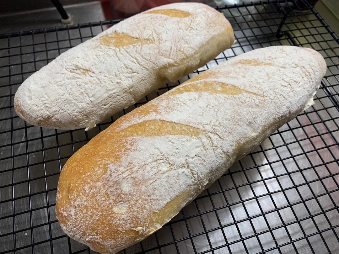 家庭烤箱法棍之二：原味经典法棍（法粉+法国老面+室温发酵）