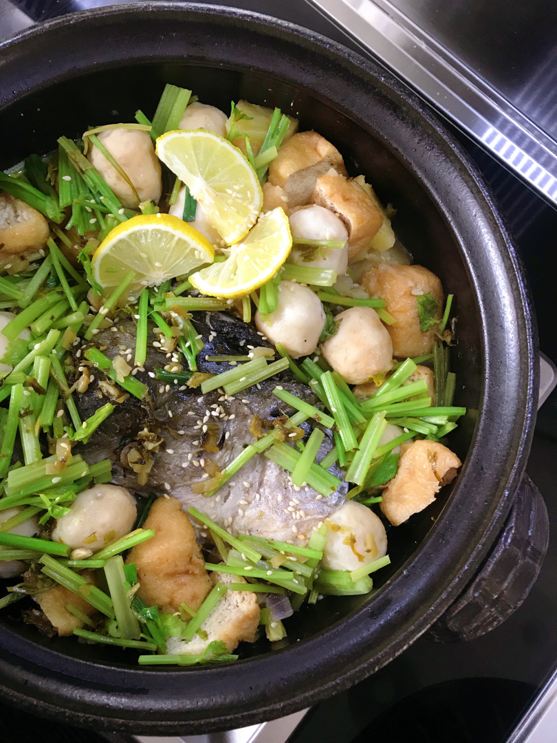 砂锅焗三文鱼头