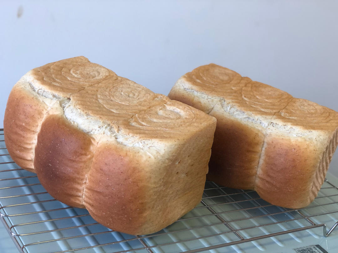 牛奶面包卷【3月北鼎烤箱食谱】