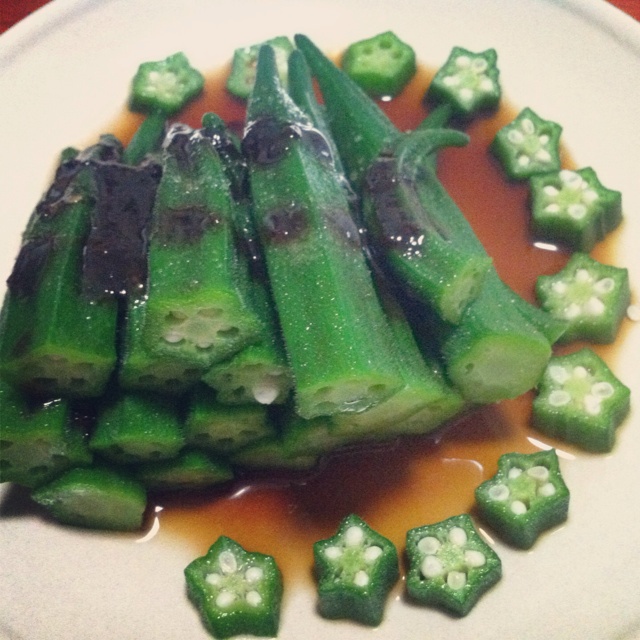 沙拉汁拌秋葵