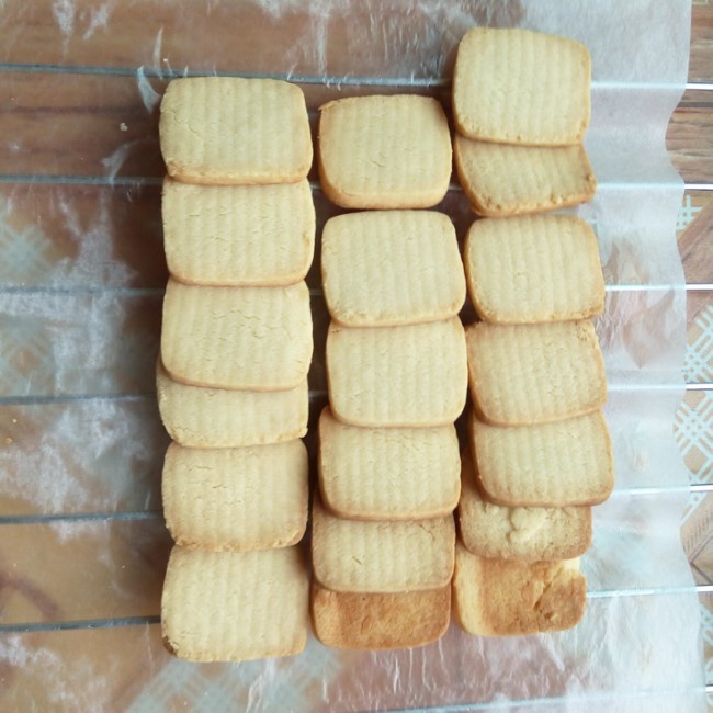 【炼乳脆饼•硬】非常简单的硬饼干
